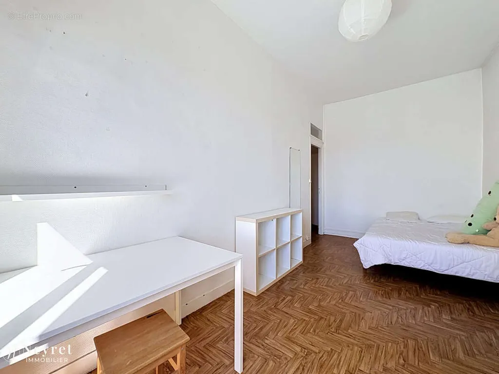 Chambres - Appartement T2 Résidence 1900 à Lyon Saint-Michel