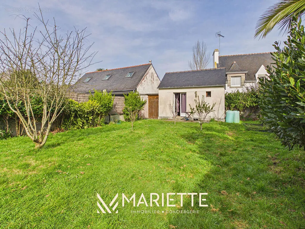 Aed - Beachfront House with Studio in Beg-Meil
