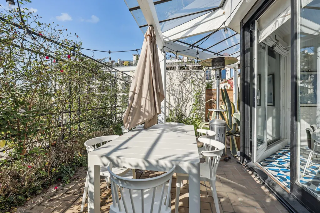 Terrass - Renovated Duplex with Terrace in Saint James