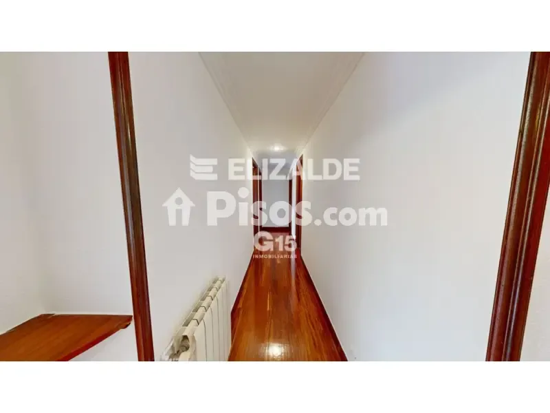Esik - Apartment with Balcony near Hernani Town Centre