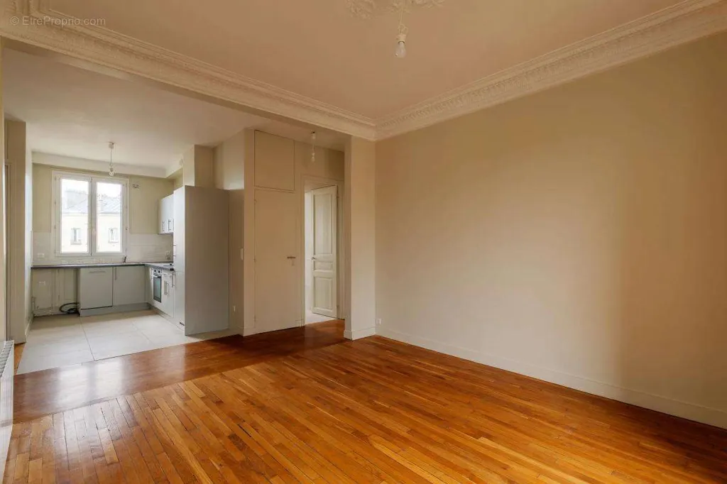 Elutuba - Haussmannian Flat with Garden View in Raincy