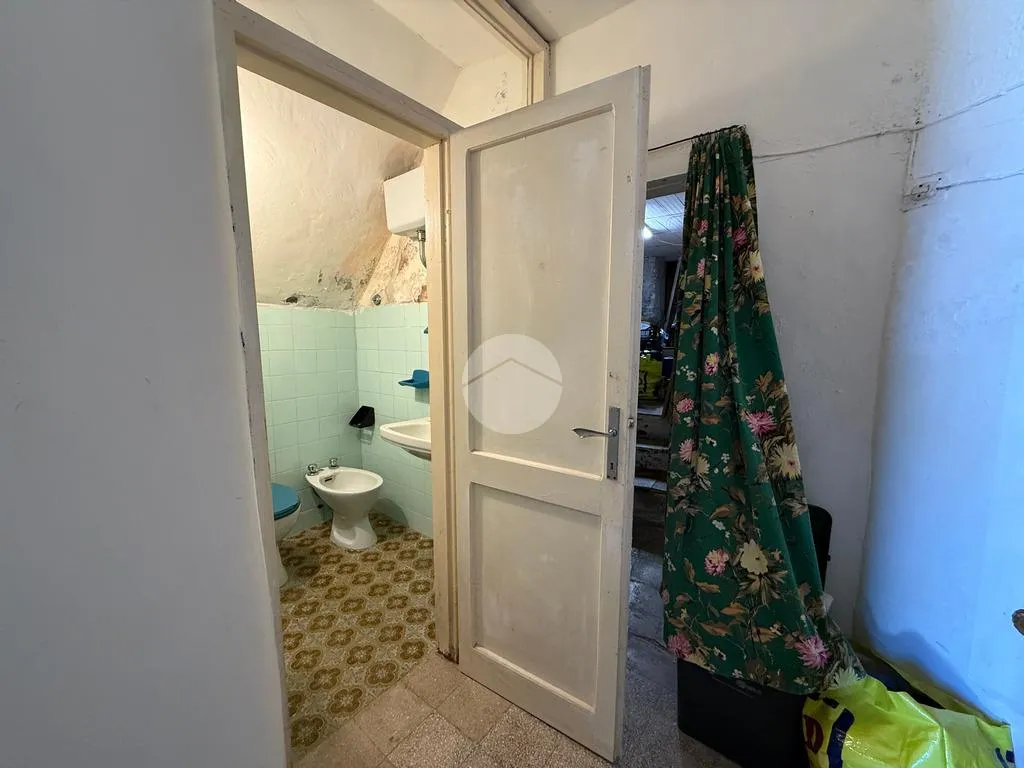 Vannitoad - Quadruplex with Balcony in Montebuono Historic Centre