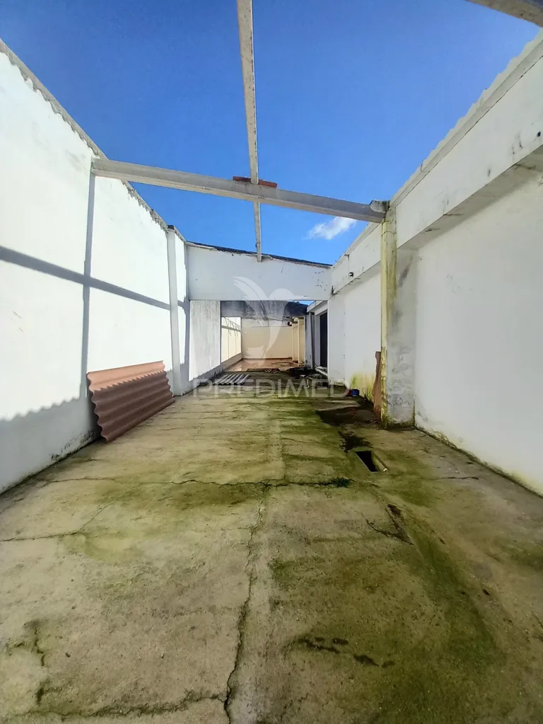Jardin - Commercial Space with Conversion Potential in Redondo