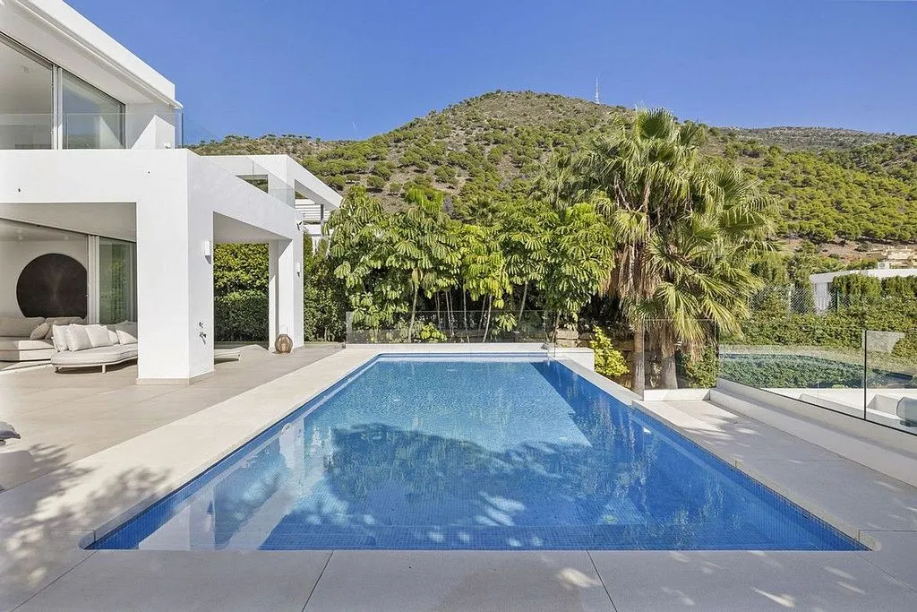 Piscine - Modern Villa with Pool in Buenavista