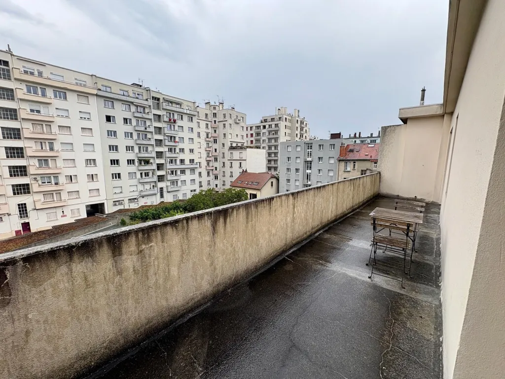 Balcony - Renovated 1-Bedroom Apartment in Grenoble