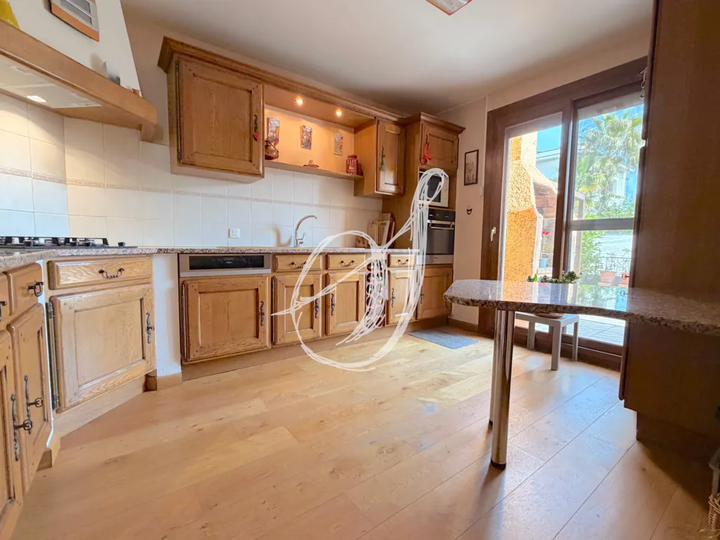 Kitchen - Villa with Pool and Garden in Lavérune