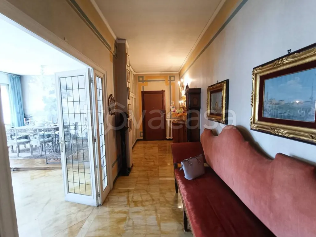 Entrée - Penthouse with Panoramic View in Mondovì