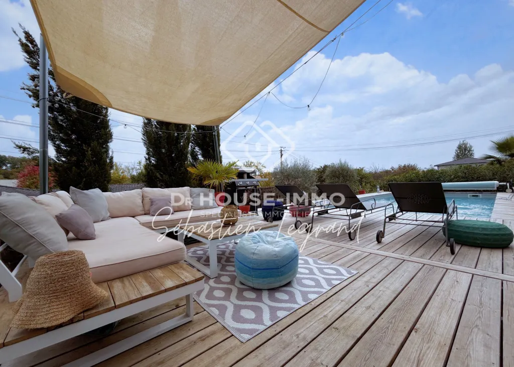 Piscine - Maison en Bois avec Piscine à Bonnetan