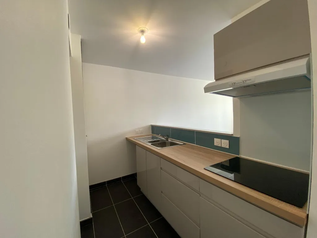 Köök - 2-Bedroom Flat with Private Parking in Saint-Joseph