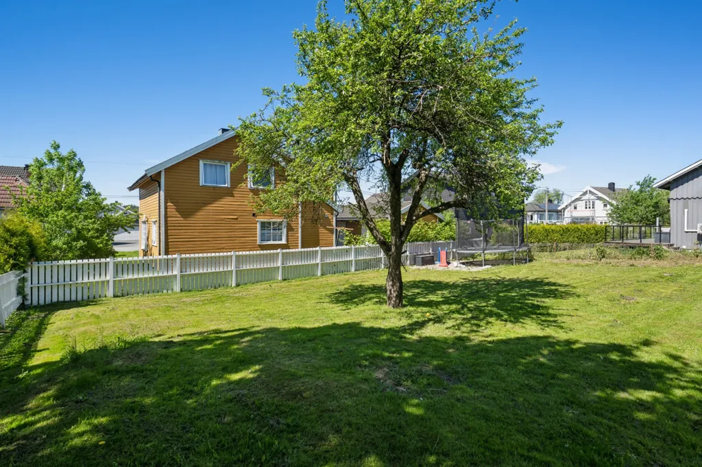 Giardino - Detached House with Garden in Lisleby