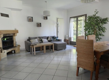 Sala da pranzo - Villa with Spa and Sauna in Saint-Martin-D'Hères