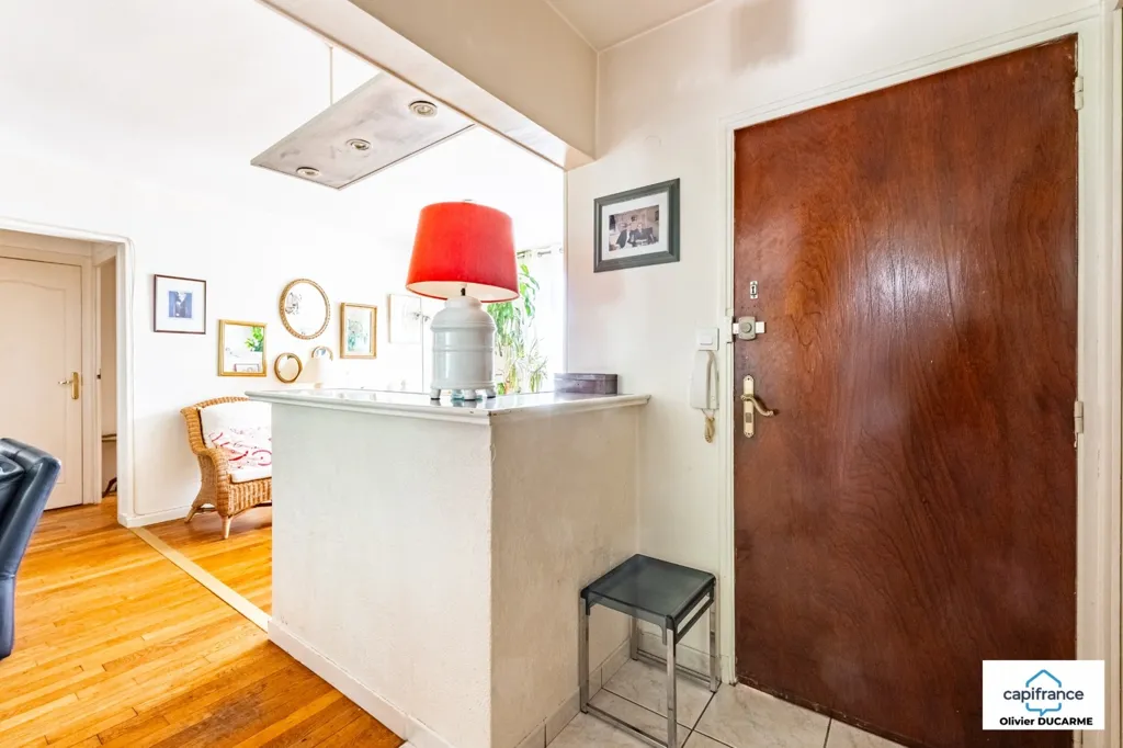 Ingresso - Traversing 4-Piece Apartment in Dijon