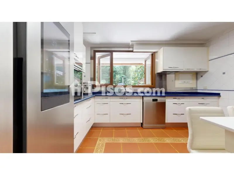 Kitchen - Independent Villa with Private Pool in Gueñes