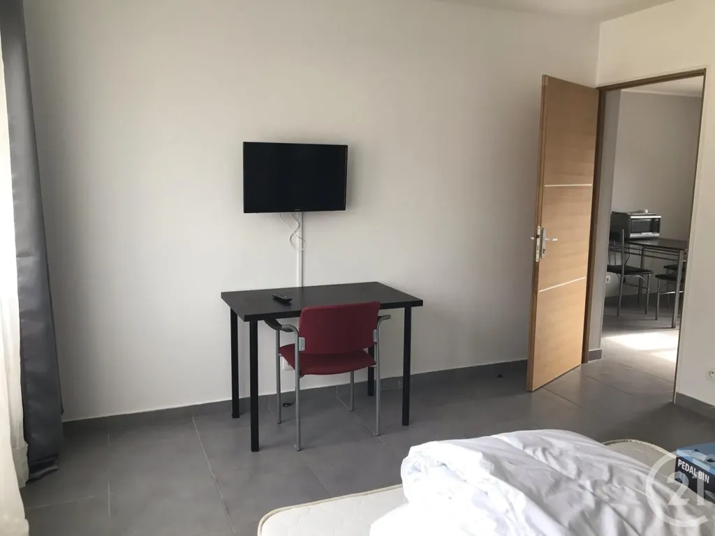 Chambres - Appartement F3 Meublé à Orsay, Proche RER