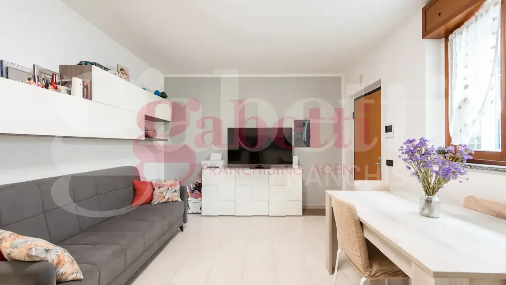 Séjour - Modernised 2-Bedroom Apartment in Milan