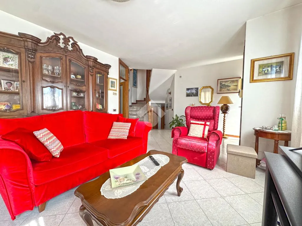 Soggiorno - Bifamiliare Villa with Private Garden in Marsango
