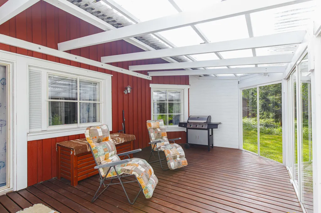 Terrass - Spacious Detached House with Garden in Riskunmäki