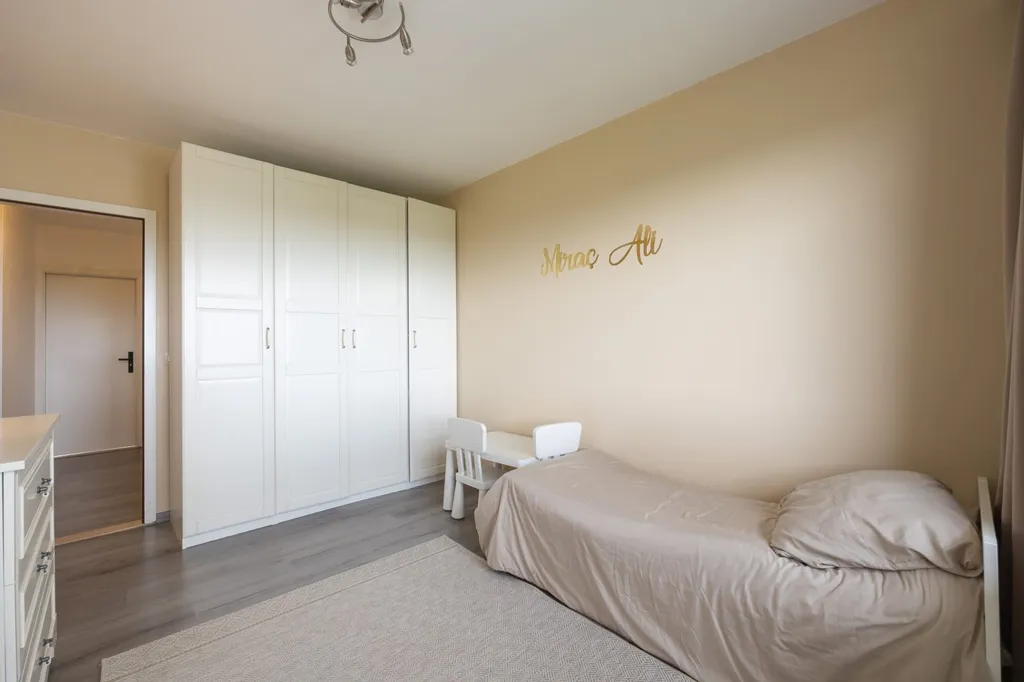 Chambres - Appartement avec deux terrasses et vue verdure à Merksem