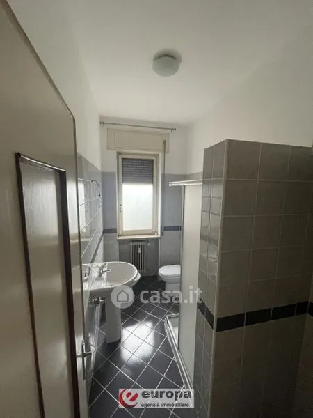Salles de bain - Three-Bedroom Apartment with Terrace in Vicenza