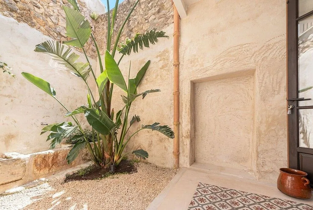 Jardin - Renovated Adjoined House with Pool in Selva