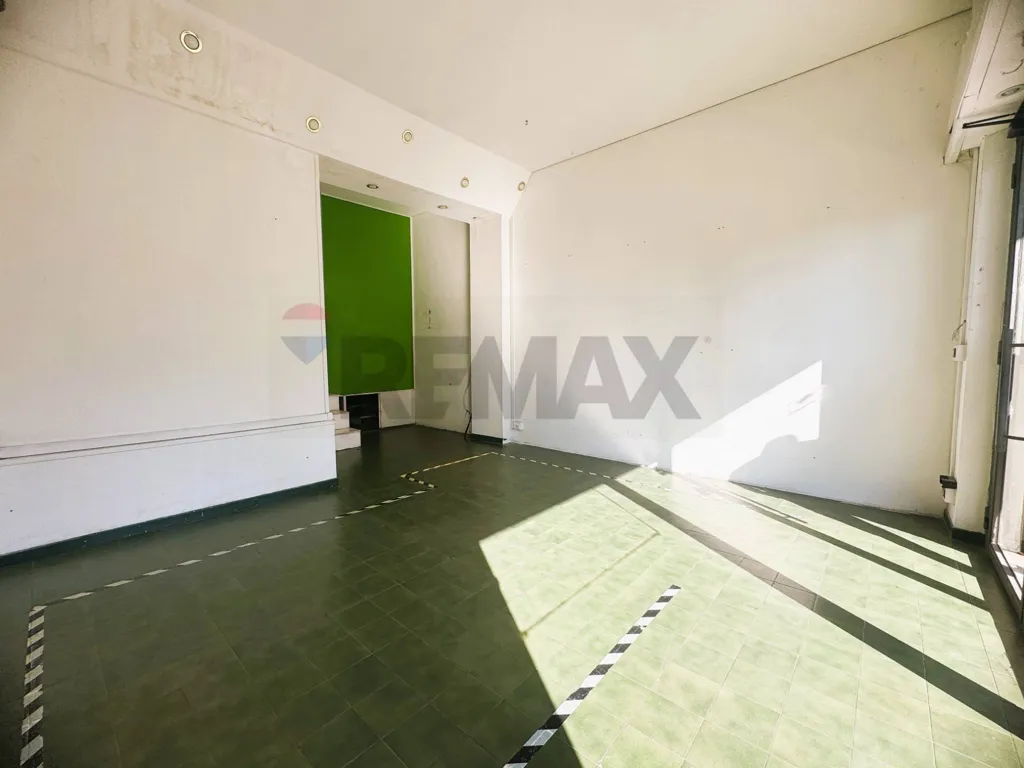 Rooms - Commercial Space with Vitrine in Ostia Ponente