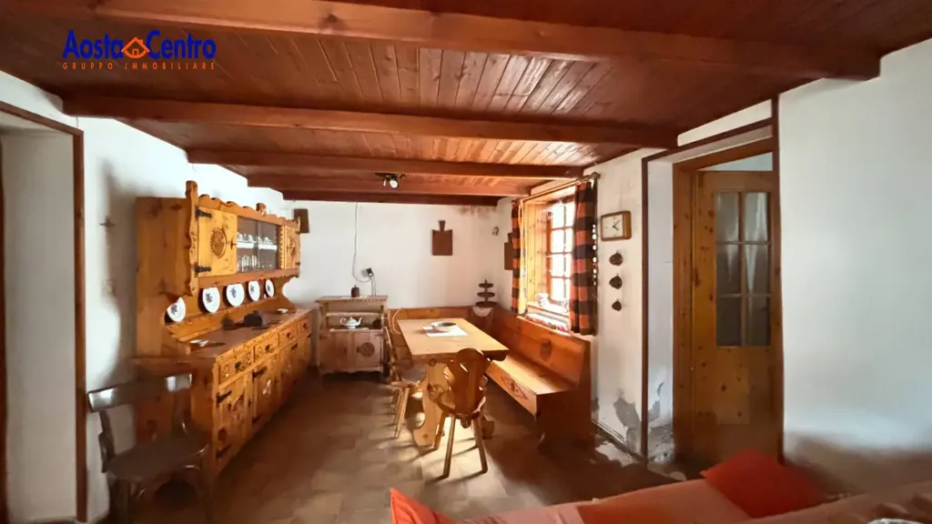 Söögituba - Rustic Casale with Terrace in Vernosse, Oyace
