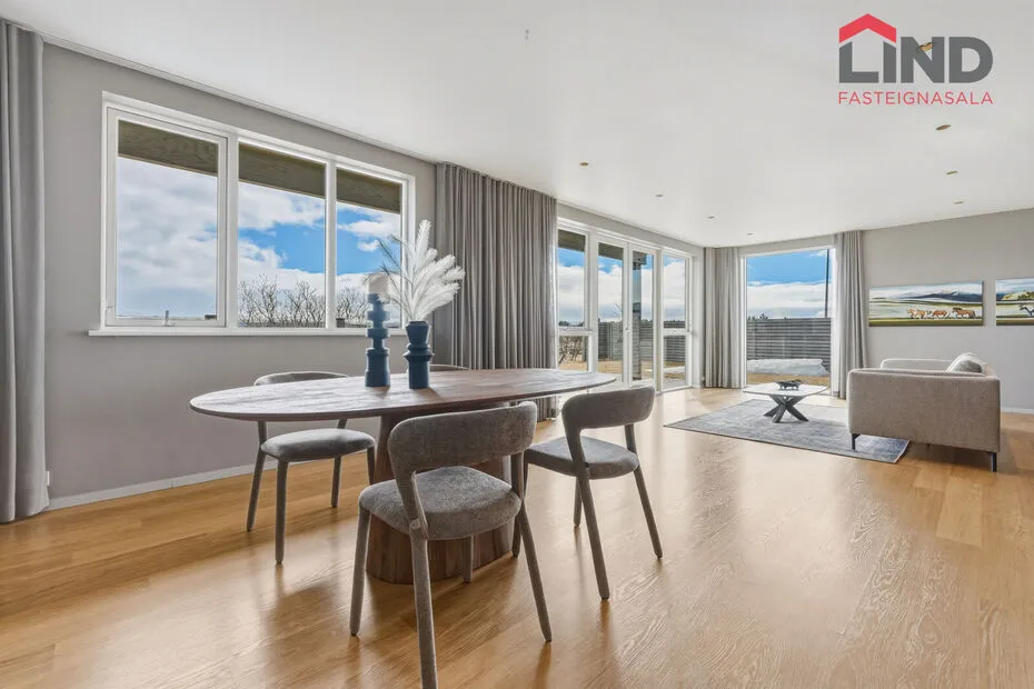 Söögituba - House with Large Garage in Reykjavík
