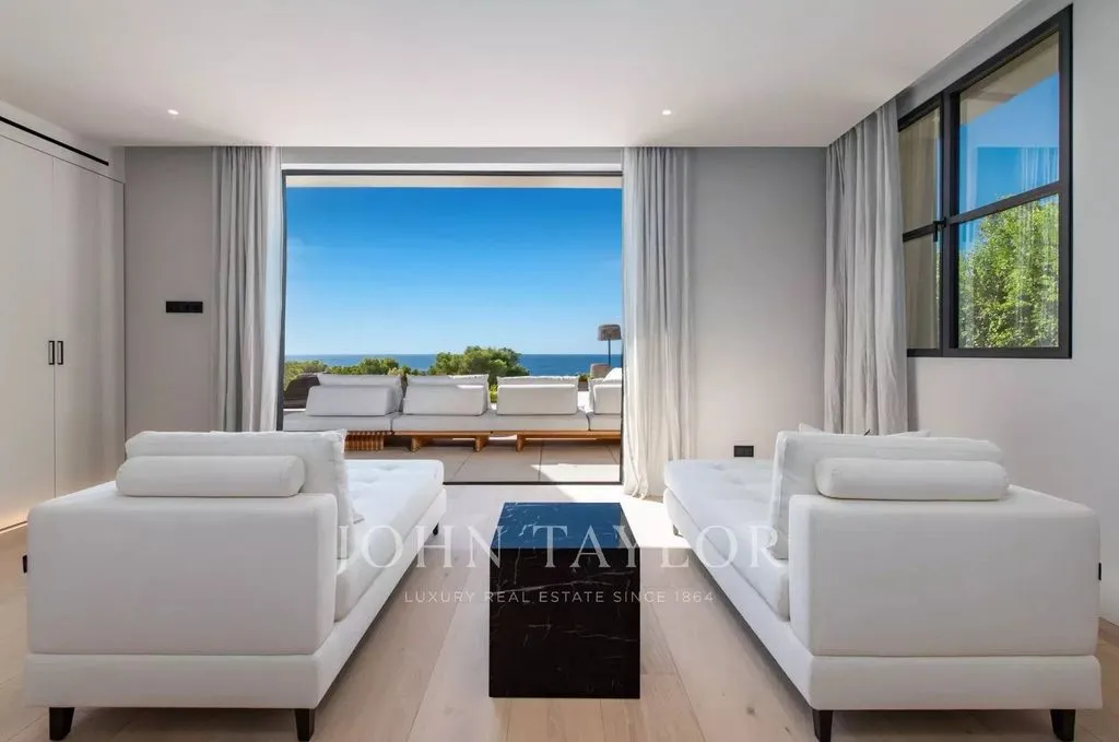 Living Room - Luxury Villa with Sea View in Bendinat