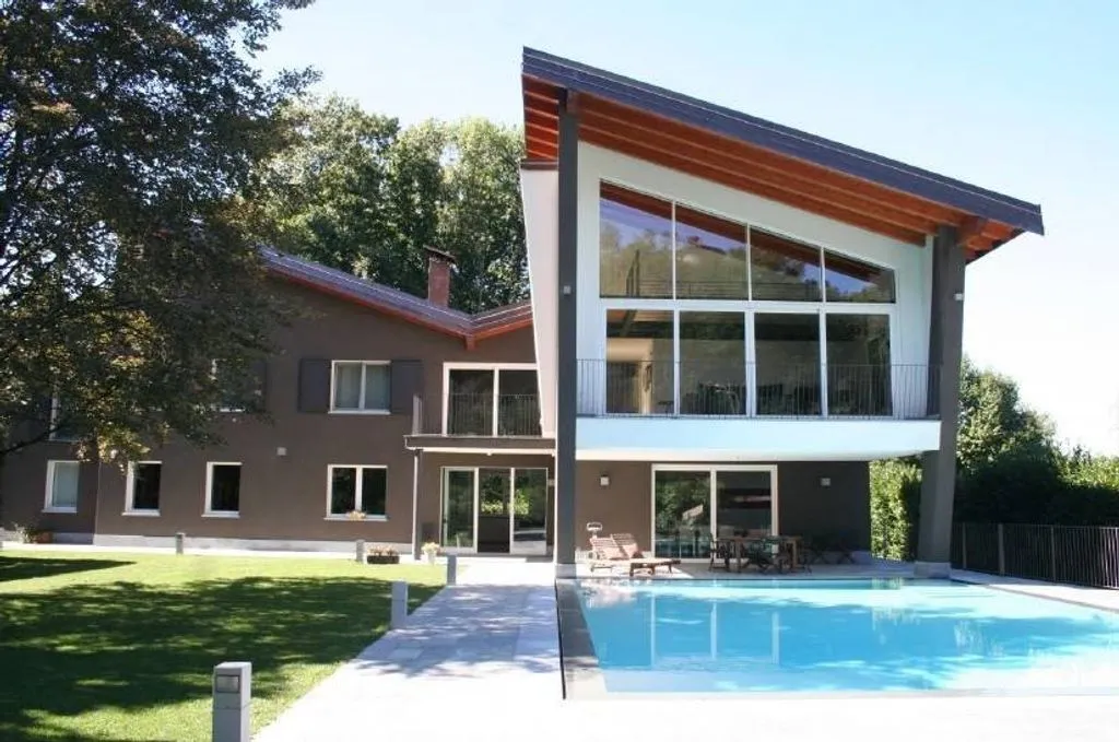 Piscine - Contemporary Villa with Pool in Cassano Magnago