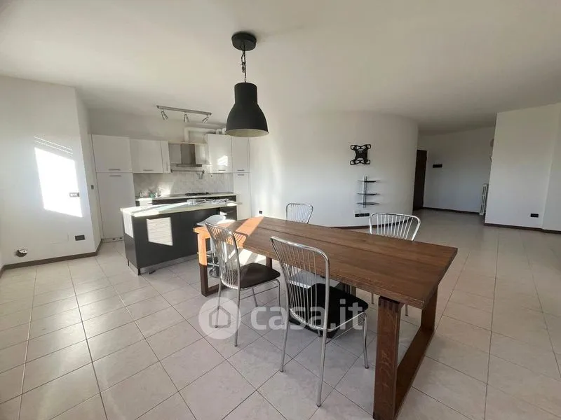 Salle à manger - Trilocale with Balcony in Central Legnago