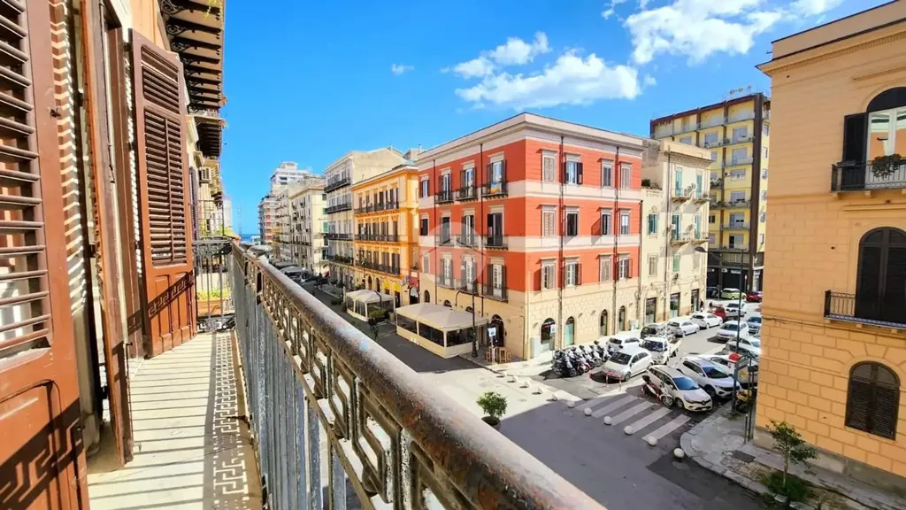 Rõdu - Apartment with Balcony in Palermo's Historic Centre