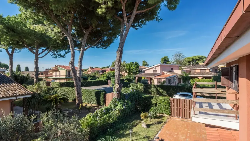 Aed - Villa with Garden in Ladispoli