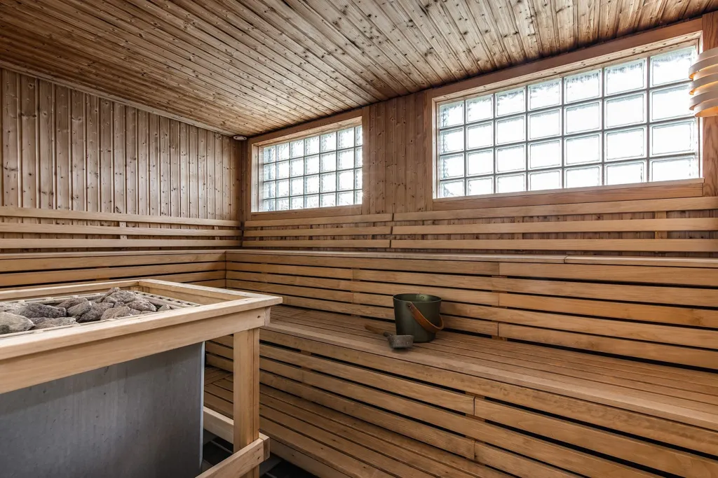 Pièces - Bright Apartment with South-Facing Balcony in Bergviken