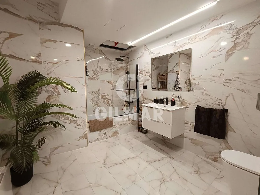 Salles de bain - Loft-Duplex with A/C in Industrial Zone