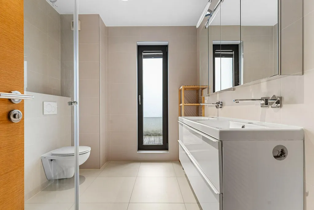 Salles de bain - Triplex 5 Chambres avec Jardin à Belval