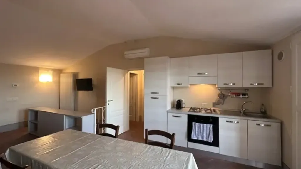 Köök - Armed Trilocale with Terrace in Cascina