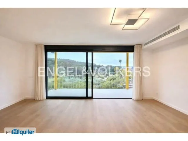 Elutuba - Modern Flat with Terrace in Sants / Monjuïc