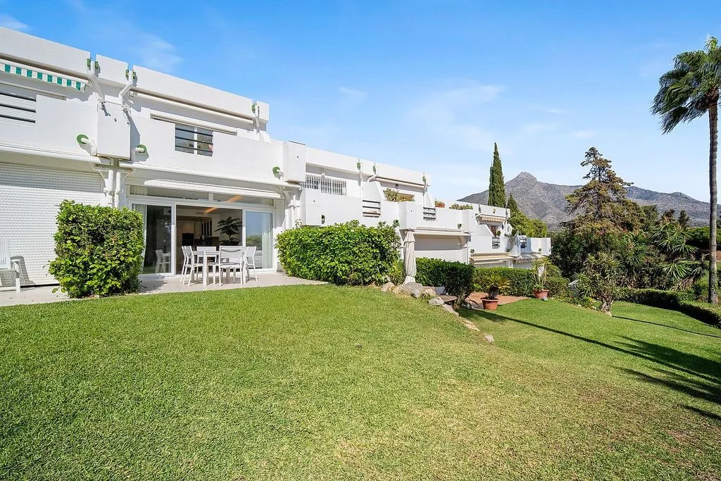 Garden - Semi-Detached House with Pool in Algarrobo