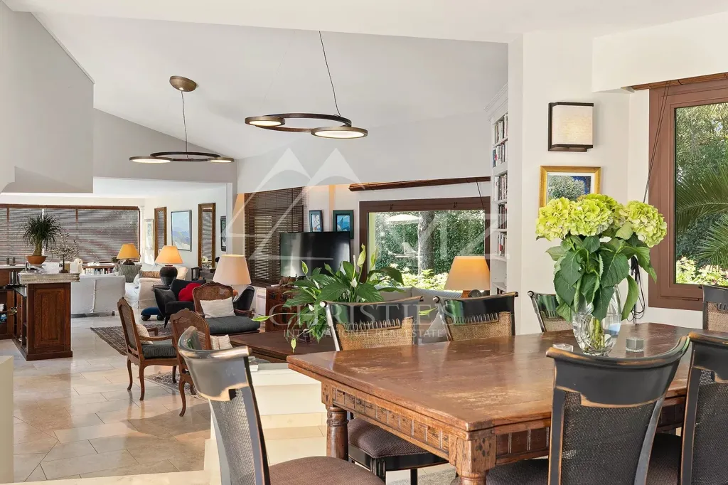 Salle à manger - Villa Familiale avec Piscine à Mougins