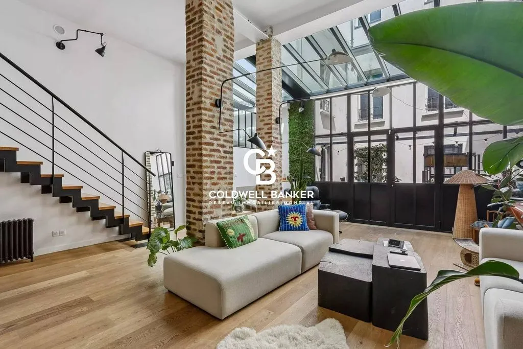 Living Room - Luxury Loft with Terrace in Belleville, Paris