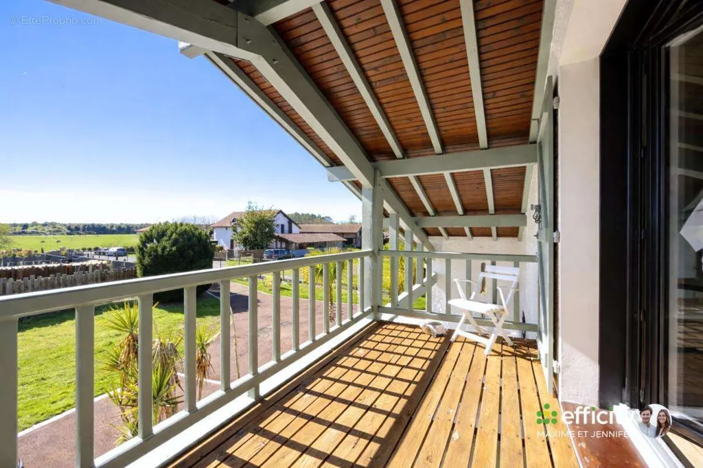 Balcon - Villa Rénovée avec Piscine à Azur