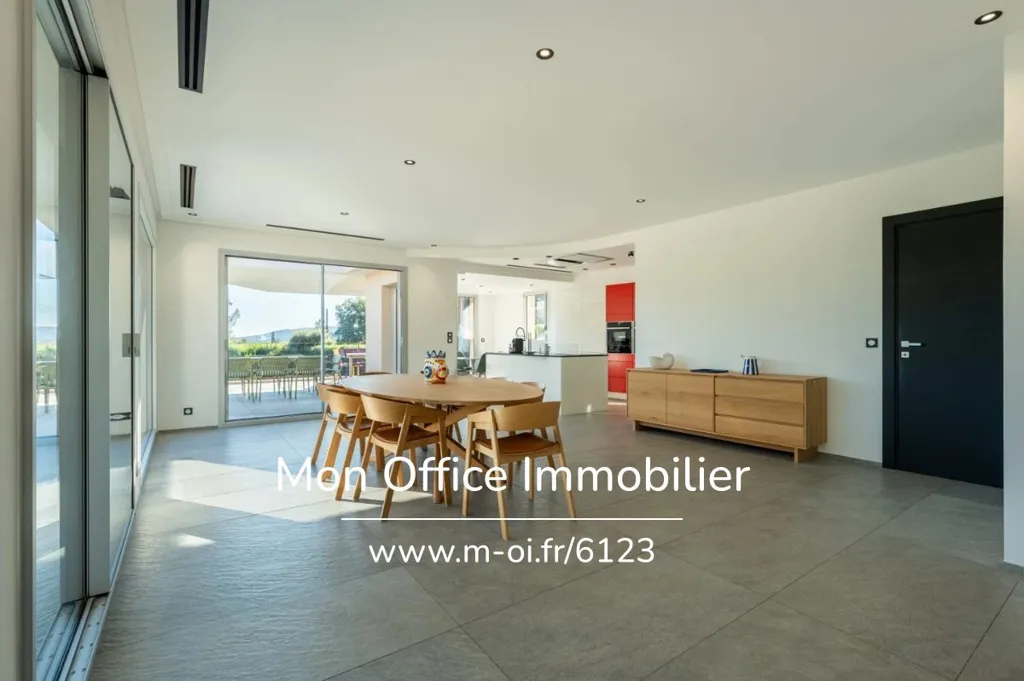 Sala da pranzo - Architectural House with Sea View in Grimaud