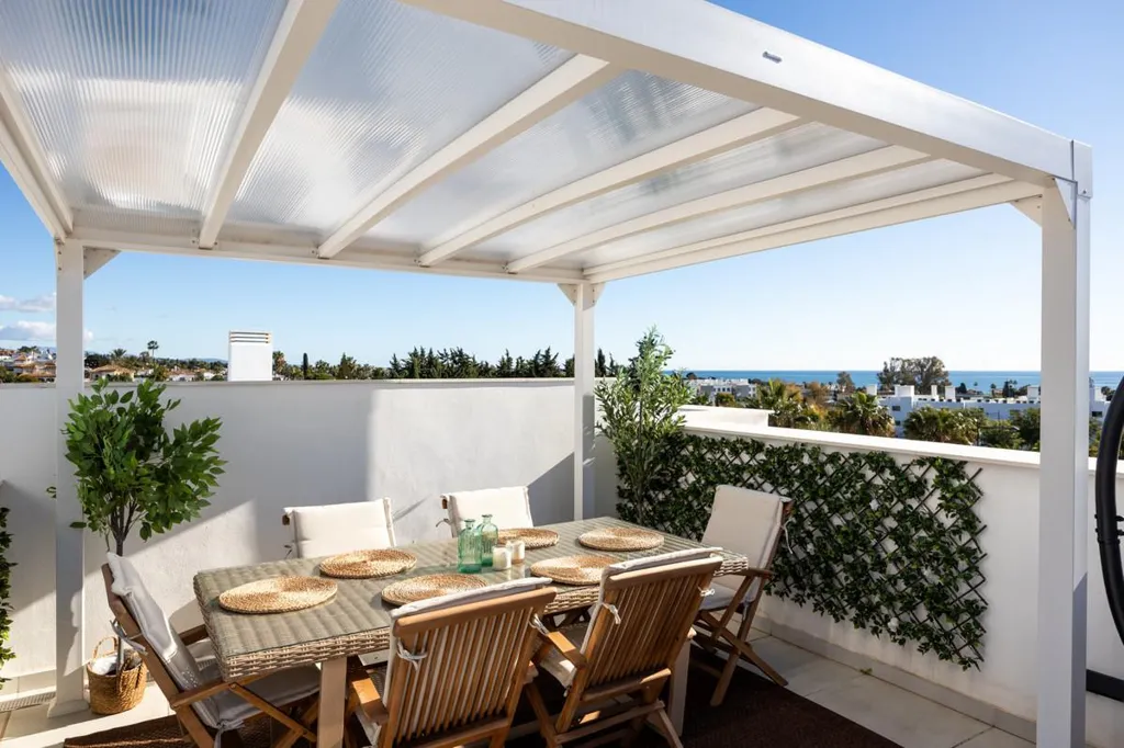 Terrasse - Terraced House with Rooftop Solarium in Estepona