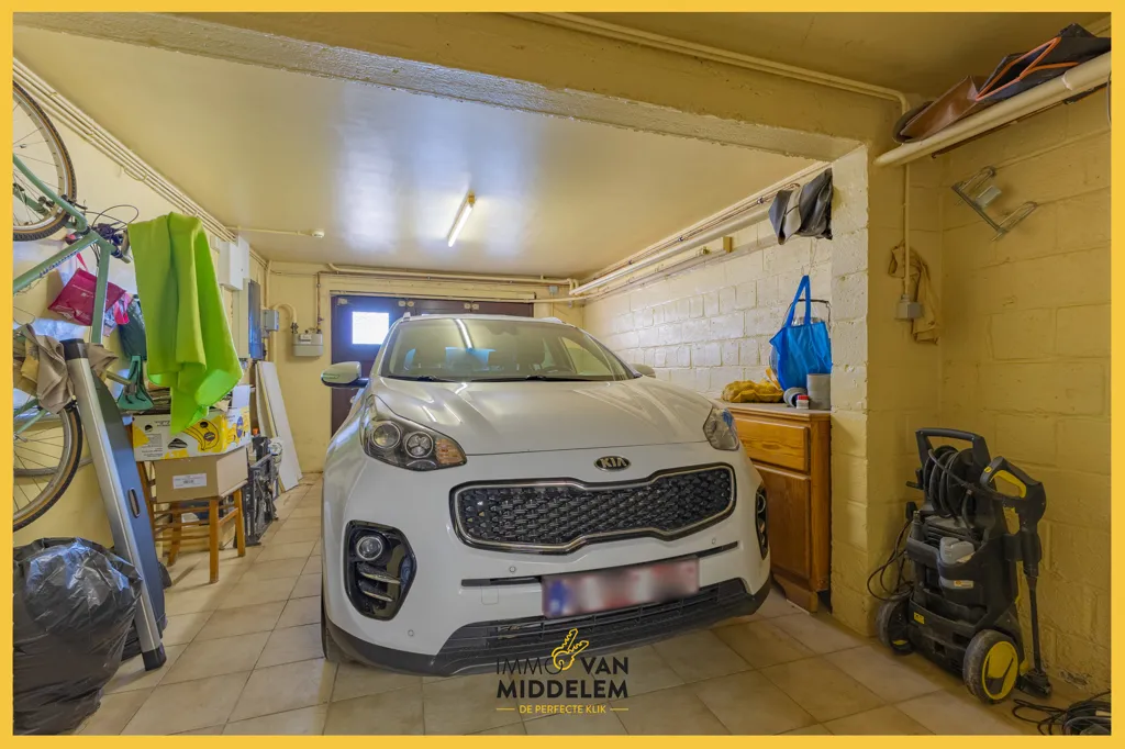 Garage - Villa avec Jardin et Terrasse sur Grand Parc à Bruxelles