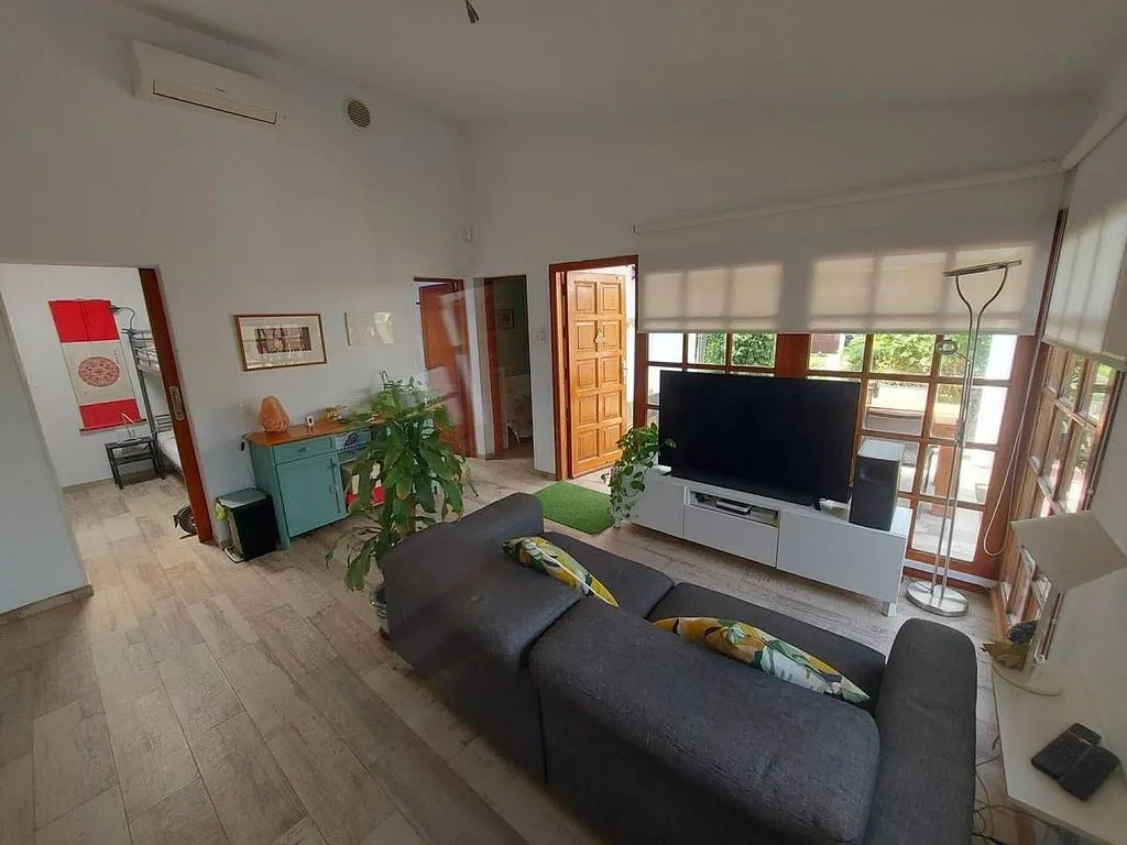 Elutuba - Bungalow with Pool on Tjaereborg Avenue