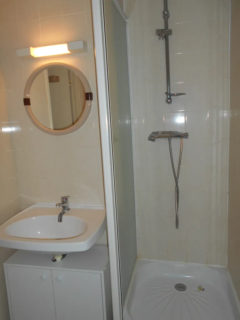 Salles de bain - Appartement avec loggia face à la mer à Résidence Les Maisons de la Mer
