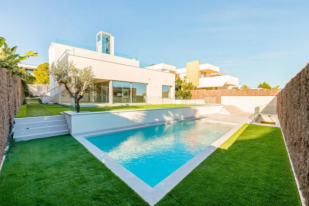 Piscine - Luxury Detached House with Rooftop Terrace in Sitges