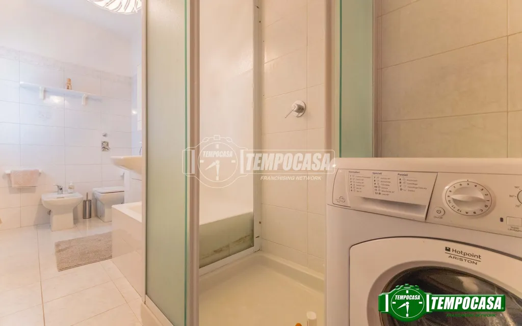 Salles de bain - 1960s Apartment with Double Exposure in Milan