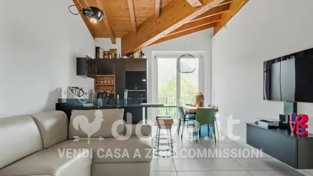 Elutuba - Modern Apartment with Balcony in Vertova