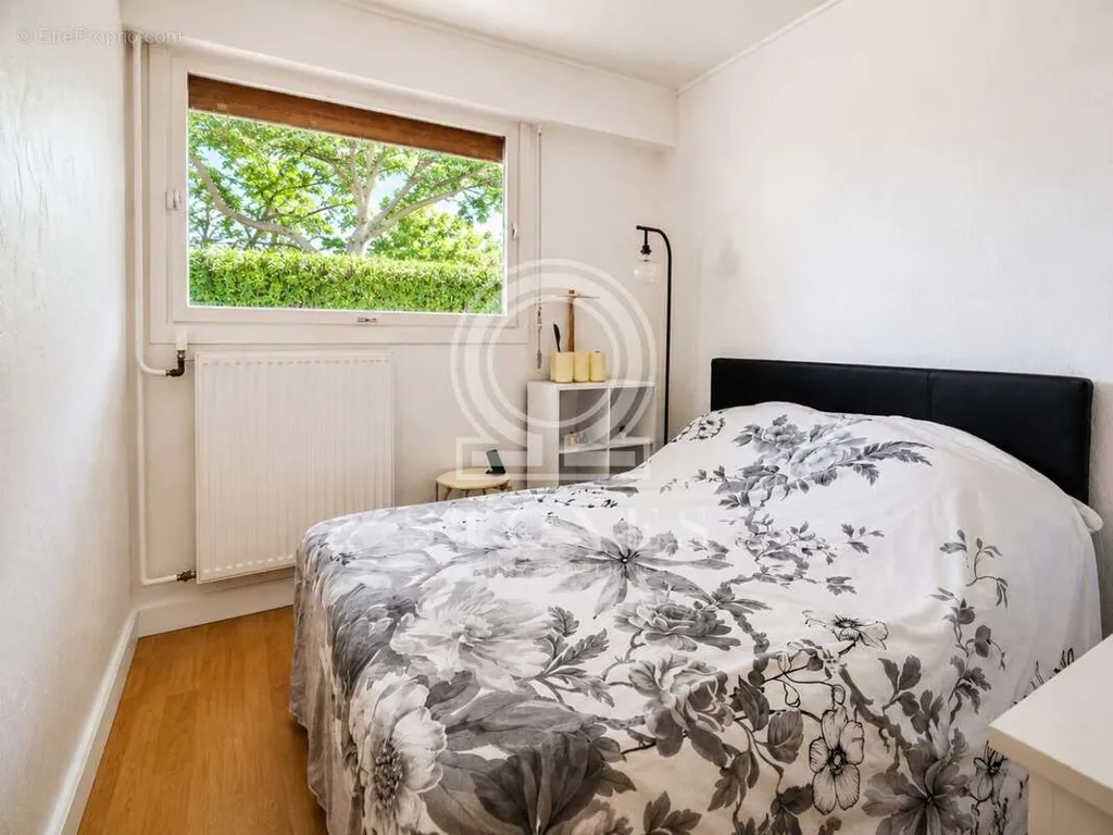 Chambres - Studio avec Ascenseur à Garches